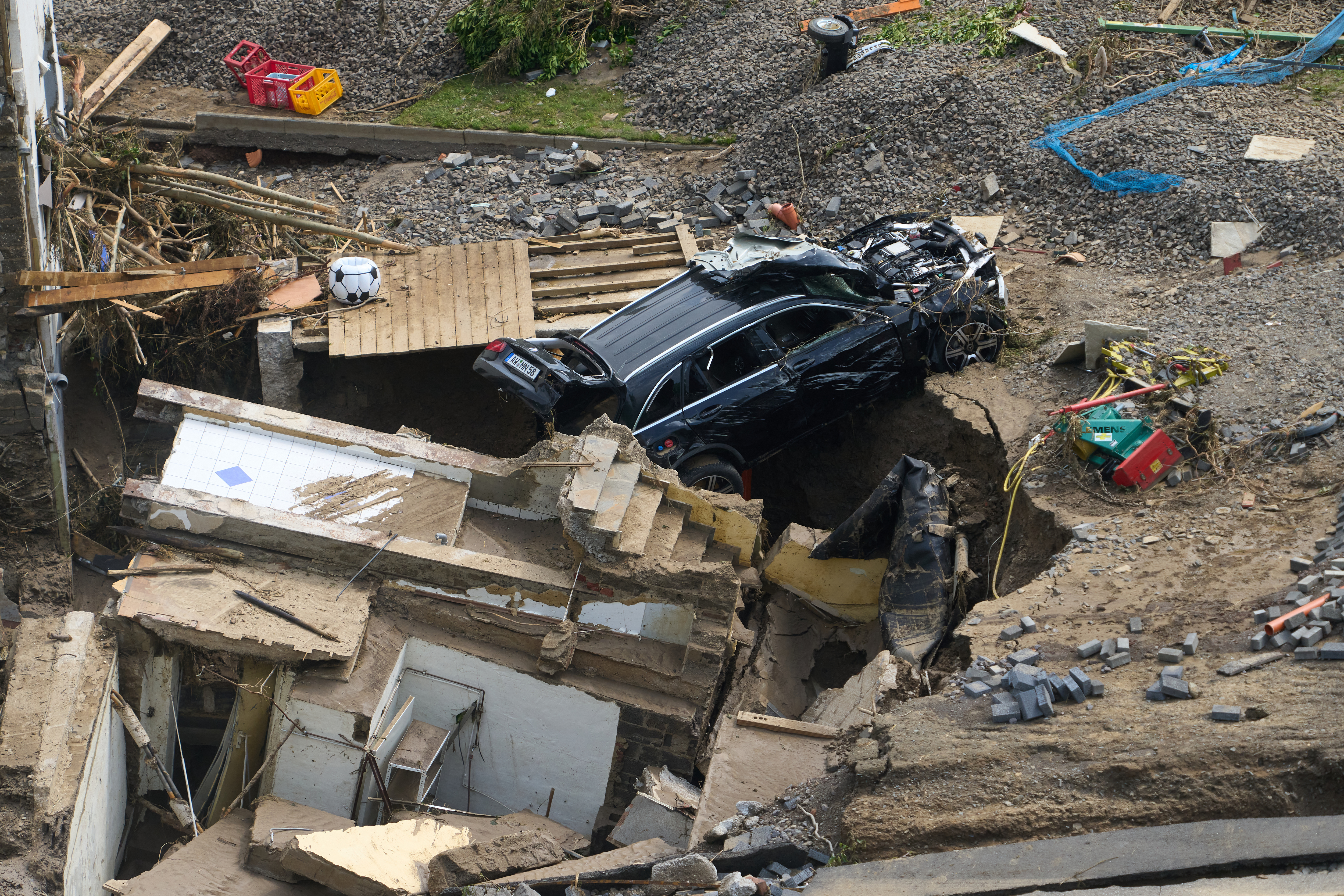 Γερμανία: Συγκλονίζουν οι εικόνες μετά την καταστροφή από την κακοκαιρία - Δείτε εικόνες