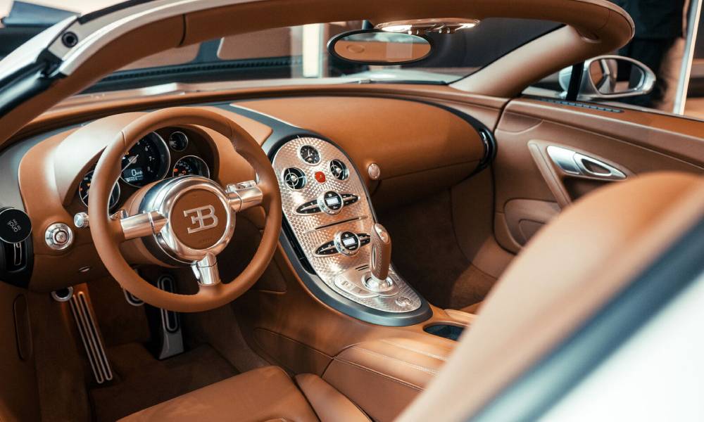 Μία πλήρως ανακατασκευασμένη Bugatti Veyron 16.4 Grand Sport