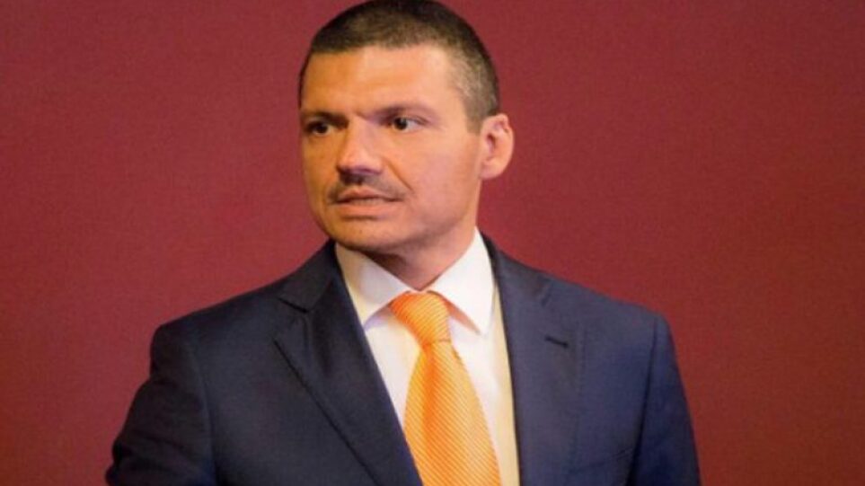 O επικοινωνιολόγος Βασίλης Τοκάκης