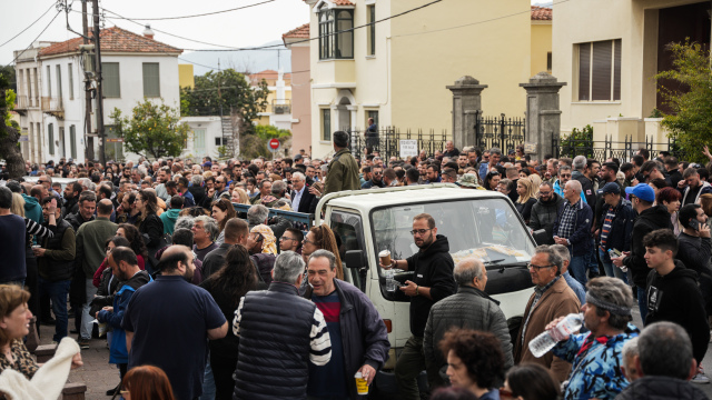 Μεγάλες κινητοποιήσεις και πορείες στη Λέσβο για τον αφθώδη πυρετό, δείτε βίντεο και φωτογραφίες