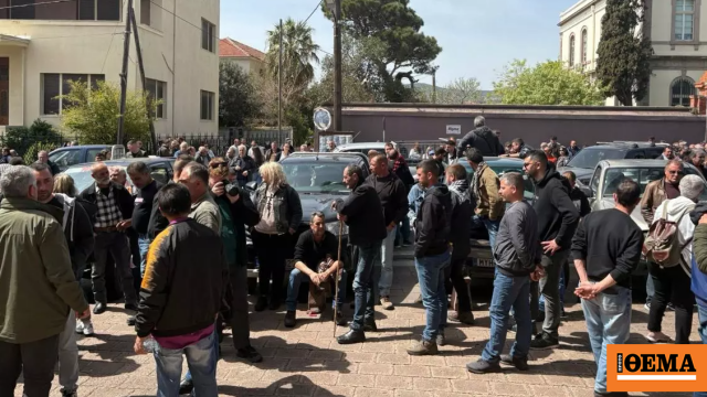 Δεν κάνουν πίσω οι αγρότες, συνεχίζεται το μπλόκο στο λιμάνι της Μυτιλήνης - Ανεστάλησαν δρομολόγια
