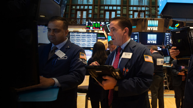 Wall Street: Dow son anda geriledi, Nasdaq yarı iletken satışlarından fren yedi