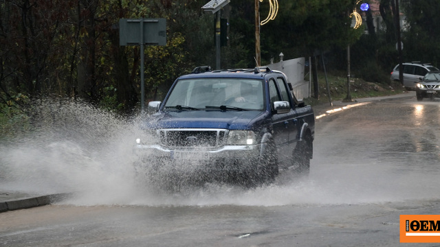 Δύο συστήματα καιρού φέρνουν τριήμερο με βροχές και καταιγίδες