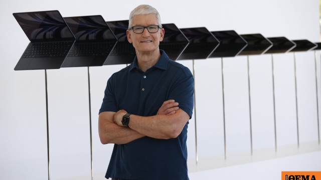 Tim Proto Apple: Ο Τιμ Κουκ συμφώνησε να του περικόψουν τις αποδοχές του στα ...