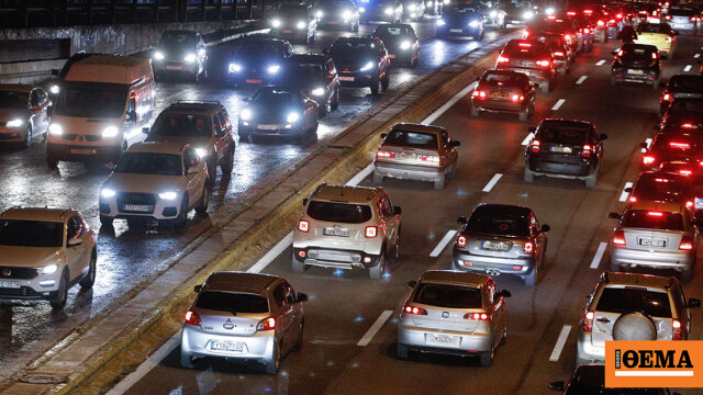 Καραμπόλα τριών αυτοκινήτων στην Βουλιαγμένης