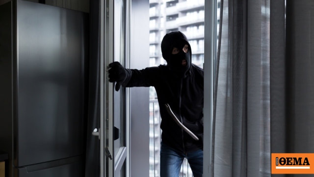 Θεσσαλονίκη: Σωριασμένοι στο έδαφος οι διαρρήκτες που έπεσαν από μπαλκόνι