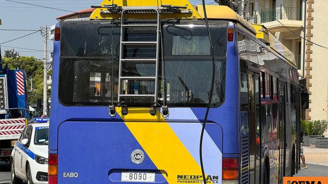 Αναστάτωση από μικρής έκτασης φωτιά σε τρόλεϊ στη Βασιλίσσης Σοφίας στο ύψος της Μαβίλη