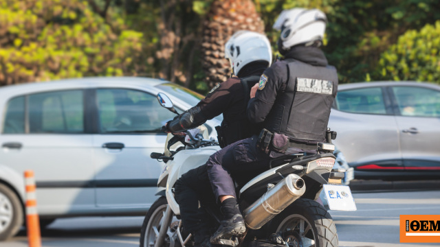 Άρπαξαν από 18χρονο το κινητό του και τον εκβίαζαν για να το επιστρέψουν Άρπαξαν από 18χρονο το κινητό του και τον εκβίαζαν για να το επιστρέψουν
