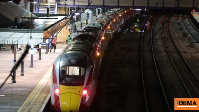 Δέκα άνθρωποι μαχαιρώθηκαν μέσα σε τρένο στη Βρετανία, δύο συλλήψεις