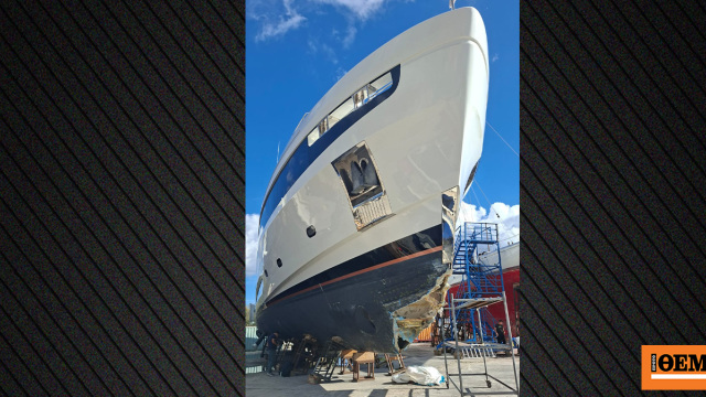 Ρυμούλκησαν τη θαλαμηγό που είχε προσαράξει στη νησίδα Πάτροκλος στον Σαρωνικό Κόλπο