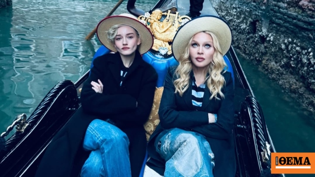 Οι φωτογραφίες της Μαντόνα με την Τζούλια Γκάρνερ από τη Βενετία: Είχε πλάκα, γράφει