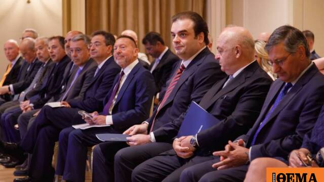«Το τραπεζικό σύστημα και η ελληνική οικονομία έχουν έχουν γυρίσει σελίδα»: Τι είπαν Πιερρακάκης, Στουρνάρας, Ζανιάς στην Γενική Συνέλευση της ΕΕΤ