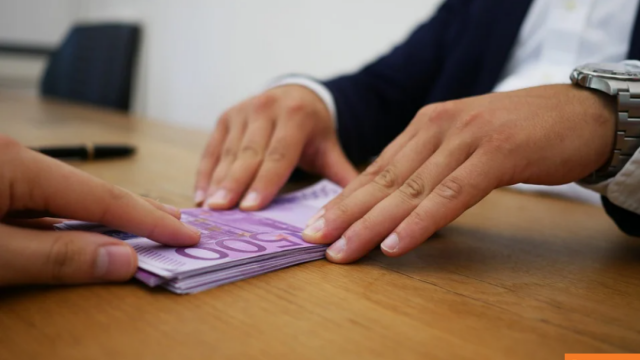 Τι πληρώνεται από e-ΕΦΚΑ και ΔΥΠΑ έως τις 8 Μαΐου