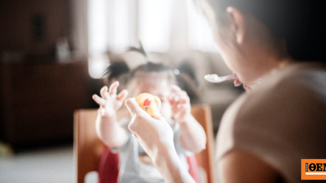 «Νταντάδες της Γειτονιάς»: Ανοίγει σήμερα η πλατφόρμα, ο πλήρης οδηγός για γονείς και επιμελητές