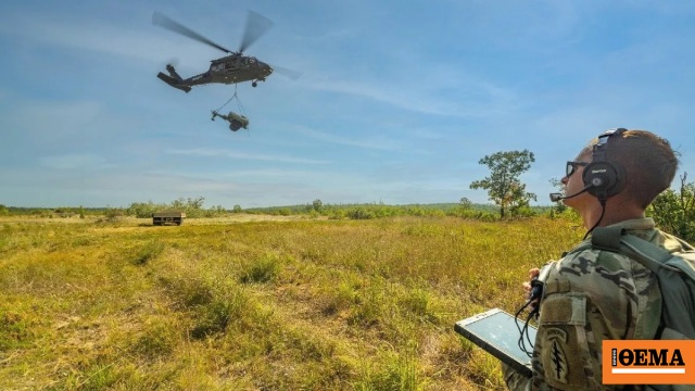 Με ένα τάμπλετ πετάνε στρατιωτικό ελικόπτερο