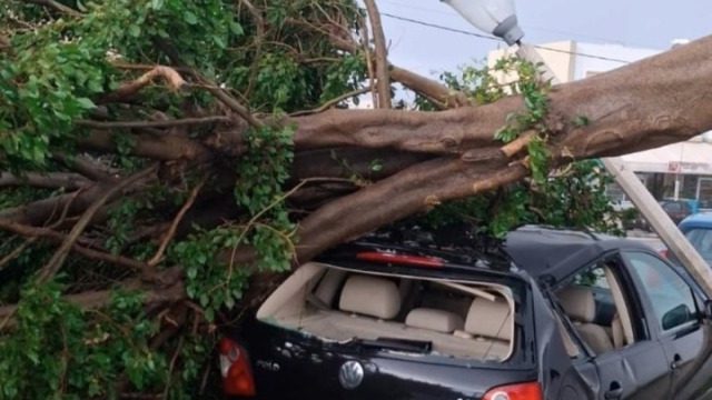 Η κακοκαιρία Byron χτυπάει και τη Ρόδο