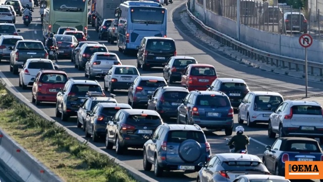 Πολύ δύσκολος ο Κηφισός και στα δύο ρεύματα, καθυστερήσεις έως 20΄ στην Αττική Οδό