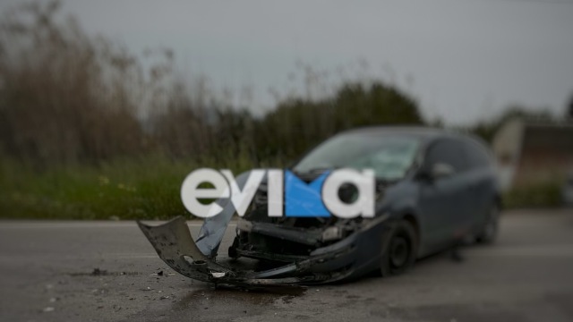 Ένας τραυματίας μετά από τροχαίο με δύο αυτοκίνητα στην Εύβοια, απεγκλωβίστηκε ένας οδηγός
