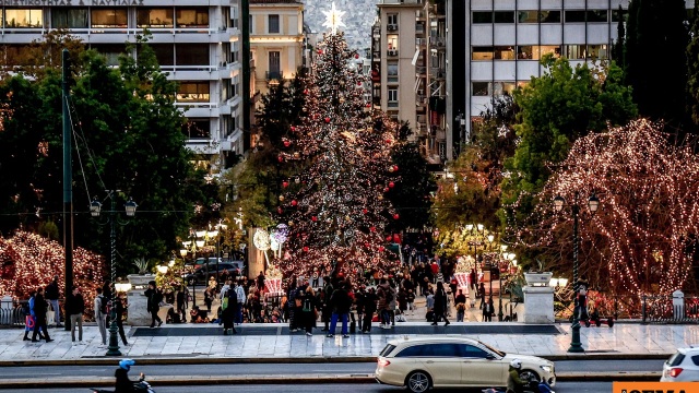 Αναλυτικά το εορταστικό ωράριο των καταστημάτων