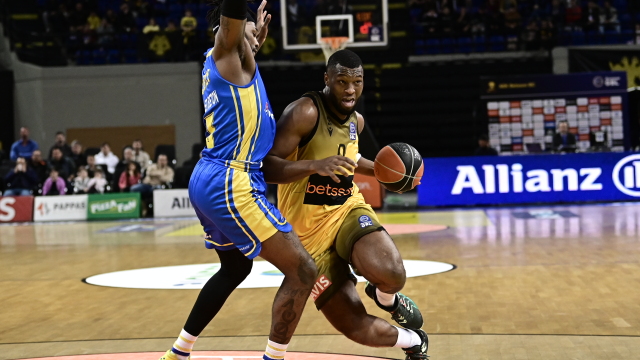 «Κλείδωσε» την τετράδα η ΑΕΚ, 96-67 το Περιστέρι - Βίντεο