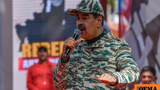 Η Βενεζουέλα καταγγέλλει πως οι ΗΠΑ ακύρωσαν άδειες που είχαν παραχωρήσει σε πολυεθνικές πετρελαίου και αερίου Η Βενεζουέλα καταγγέλλει πως οι ΗΠΑ ακύρωσαν άδειες που είχαν παραχωρήσει σε πολυεθνικές πετρελαίου και αερίου