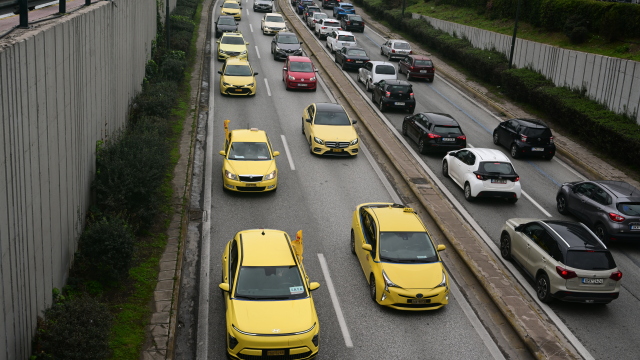 Χωρίς ταξί αύριο (15/4) η Αθήνα, 24ωρη απεργία του ΣΑΤΑ Χωρίς ταξί αύριο (15/4) η Αθήνα, 24ωρη απεργία του ΣΑΤΑ