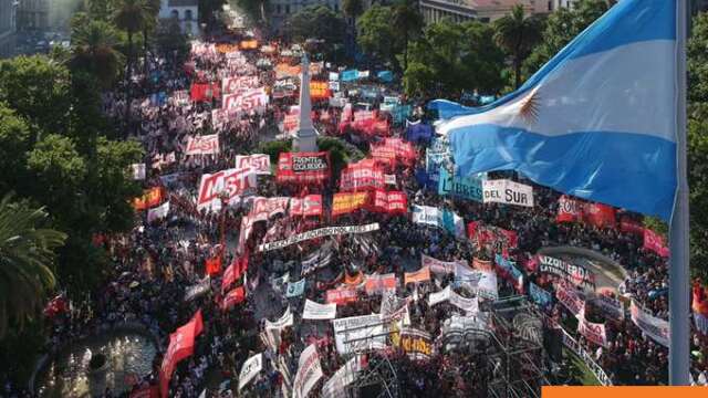 Δανειακή συμφωνία συνολικού ύψους 42 δισεκατομμυρίων δολαρίων Δανειακή συμφωνία συνολικού ύψους 42 δισεκατομμυρίων δολαρίων
