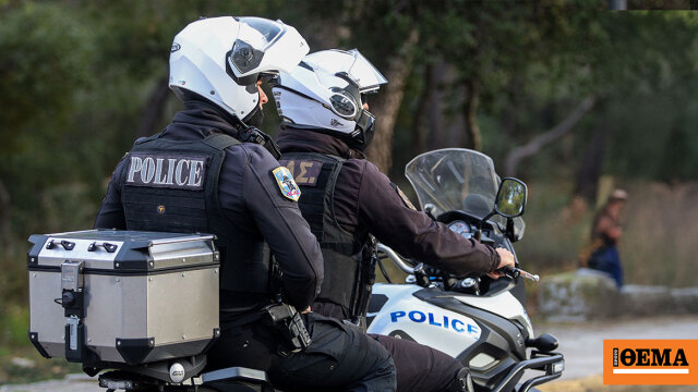 Οι αγωνιώδεις προσπάθειες αστυνομικών να πιάσουν οδηγό κλεμμένου οχήματος που καταδίωκαν από τη Μεταμόρφωση μέχρι το Χαλάνδρι Οι αγωνιώδεις προσπάθειες αστυνομικών να πιάσουν οδηγό κλεμμένου οχήματος που καταδίωκαν από τη Μεταμόρφωση μέχρι το Χαλάνδρι