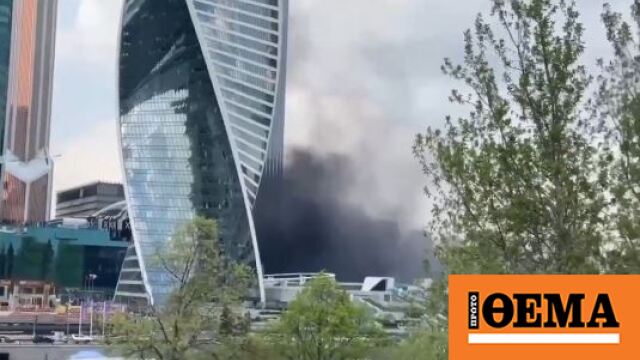 Φωτιά σε ΙΧ έπειτα από έκρηξη σε πάρκινγκ εμπορικού κέντρου στη Μόσχα Φωτιά σε ΙΧ έπειτα από έκρηξη σε πάρκινγκ εμπορικού κέντρου στη Μόσχα