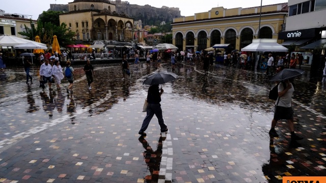 Καιρός: Πάνω από 6.000 κεραυνοί έπεσαν την Πέμπτη Καιρός: Πάνω από 6.000 κεραυνοί έπεσαν την Πέμπτη