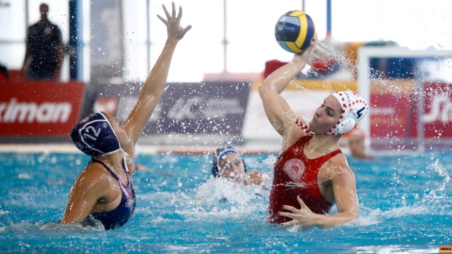 Για 6η φορά στον τελικό του Κυπέλλου πόλο γυναικών ο Ολυμπιακός και η Βουλιαγμένη, βίντεο