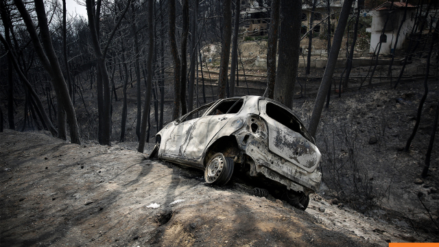Αν δεν μπορείς να μιλήσεις με αλήθεια και με σεβασμό είναι προτιμότερο να σιωπάς, λέει εγκαυματίας από τη φωτιά στο Μάτι για το βιβλίο Τσίπρα