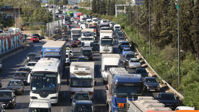 Δύσκολος ο Κηφισός, καθυστερήσεις έως 35΄ στην Αττική Οδό