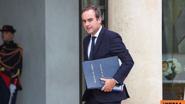 Ο πρωθυπουργός της Γαλλίας αποκλείει ευρείες μειώσεις φόρων στα καύσιμα, εκτιμά ότι ο πόλεμος στη Μέση Ανατολή θα συνεχιστεί