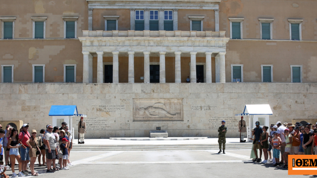 Maximos turns to the application of the amendment after the turmoil over the Unknown Soldier and the nail Adonis in Dendias