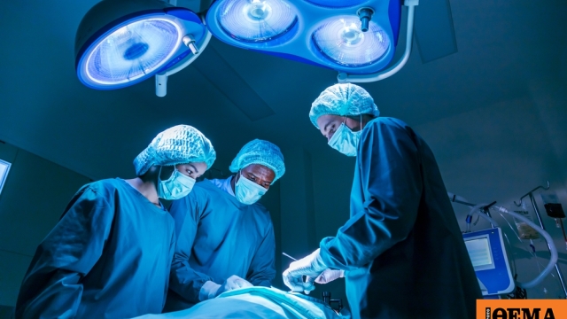 29χρονη Ιρλανδή με προχωρημένη μορφή ενδομητρίωσης που «χτύπησε» την καρδιά της θα έρθει στην Ελλάδα για να χειρουργηθεί 29χρονη Ιρλανδή με προχωρημένη μορφή ενδομητρίωσης που «χτύπησε» την καρδιά της θα έρθει στην Ελλάδα για να χειρουργηθεί