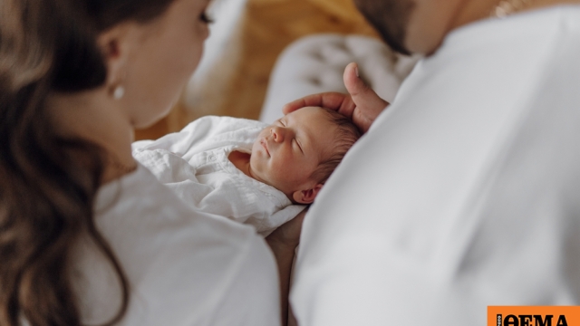 Αύξηση 6% στις υιοθεσίες το 2024, σχεδόν οι μισές σε παιδιά έως 5 ετών