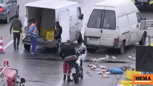 Βανάκι συγκρούστηκε με ιδιωτικό ασθενοφόρο στην Περιφερειακή Θεσσαλονίκης