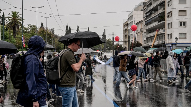 Καιρός: Επιδείνωση σήμερα με ισχυρές βροχές και καταιγίδες