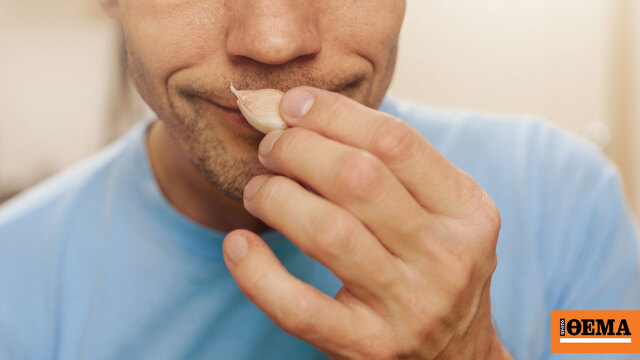 Οι τροφές που κάνουν κάποιον να μυρίζει πιο ελκυστικά