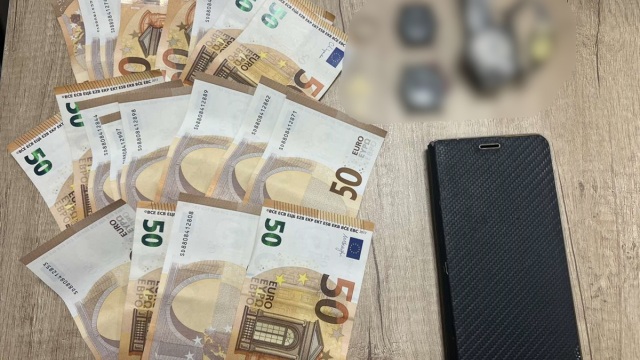 Απέσπασαν από ηλικιωμένη 1.000 ευρώ και κοσμήματα για δήθεν χειρουργείο της κόρης της