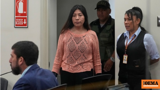 Το Περού απαγορεύει την έξοδο της πρώην πρωθυπουργού Μπέτσι Τσάβες παρά το άσυλο που της χορήγησε το Μεξικό