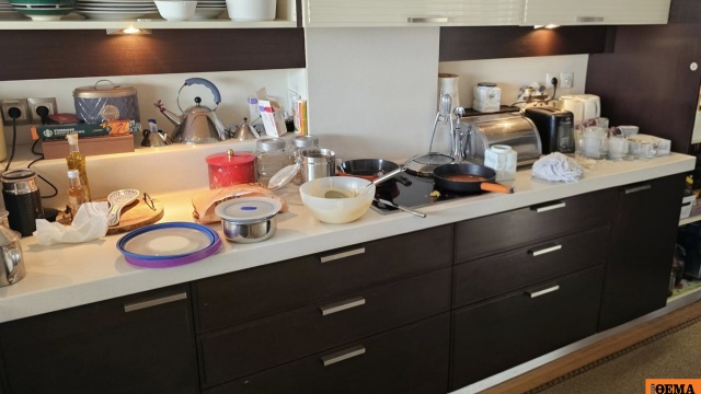 “The difficult thing is the devil’s machines in the kitchen” – Dimitris Papastergiou trolls himself for the SC without his wife