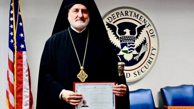Αμερικανός πολίτης έγινε ο αρχιεπίσκοπος Αμερικής Ελπιδοφόρος
