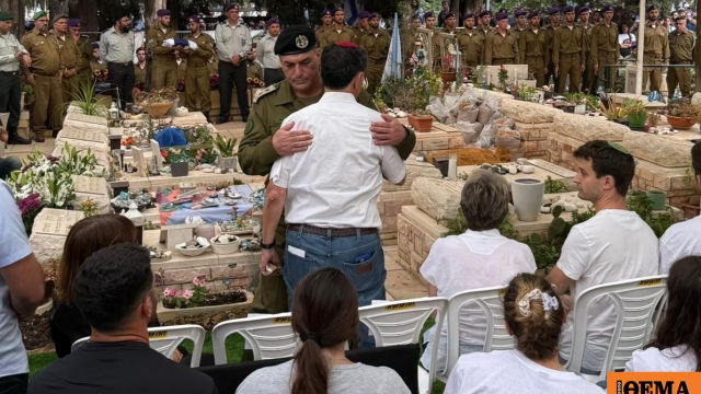 Συγκίνηση στην κηδεία Ισραηλινού στρατιώτη η σορός του οποίου επέστρεψε από τη Γάζα μετά από 11 χρόνια