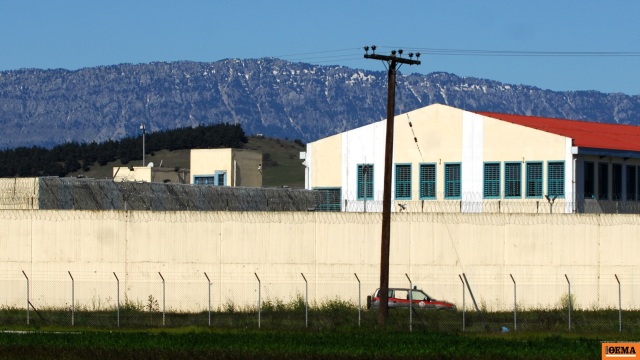 Αφγανός βαρυποινίτης επιτέθηκε με μαχαίρι σε 49χρονο συγκρατούμενό του