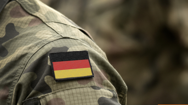 «Λευκός καπνός» στη Γερμανία για τη στρατιωτική θητεία