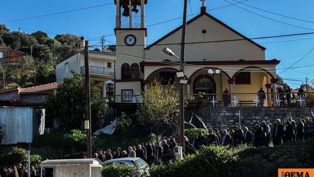 Δυτική Αχαΐα: Ράγισαν καρδιές στην κηδεία του 3χρονου Ανδρέα