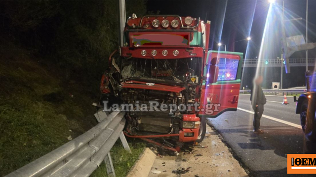 Νταλίκα εξετράπη της πορείας στην εθνική οδό κοντά στα Καμένα Βούρλα