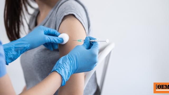 Υψηλή μεταδοτικότητα και βαρύτερη νόσηση αναμένεται φέτος για τη γρίπη – Αναγκαίος ο εμβολιασμός, λένε οι ειδικοί